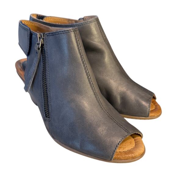 Earth Kristy Admiral Blue Leather Zip Peep Toe Ankle Bootie Sandal Size 5.5B - Picture 1 of 7